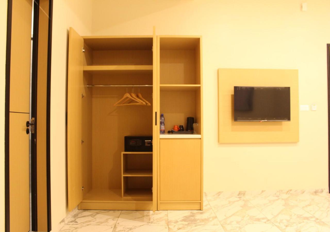 Ixoras Hotel Lemba Kinshasa Ngoại thất bức ảnh