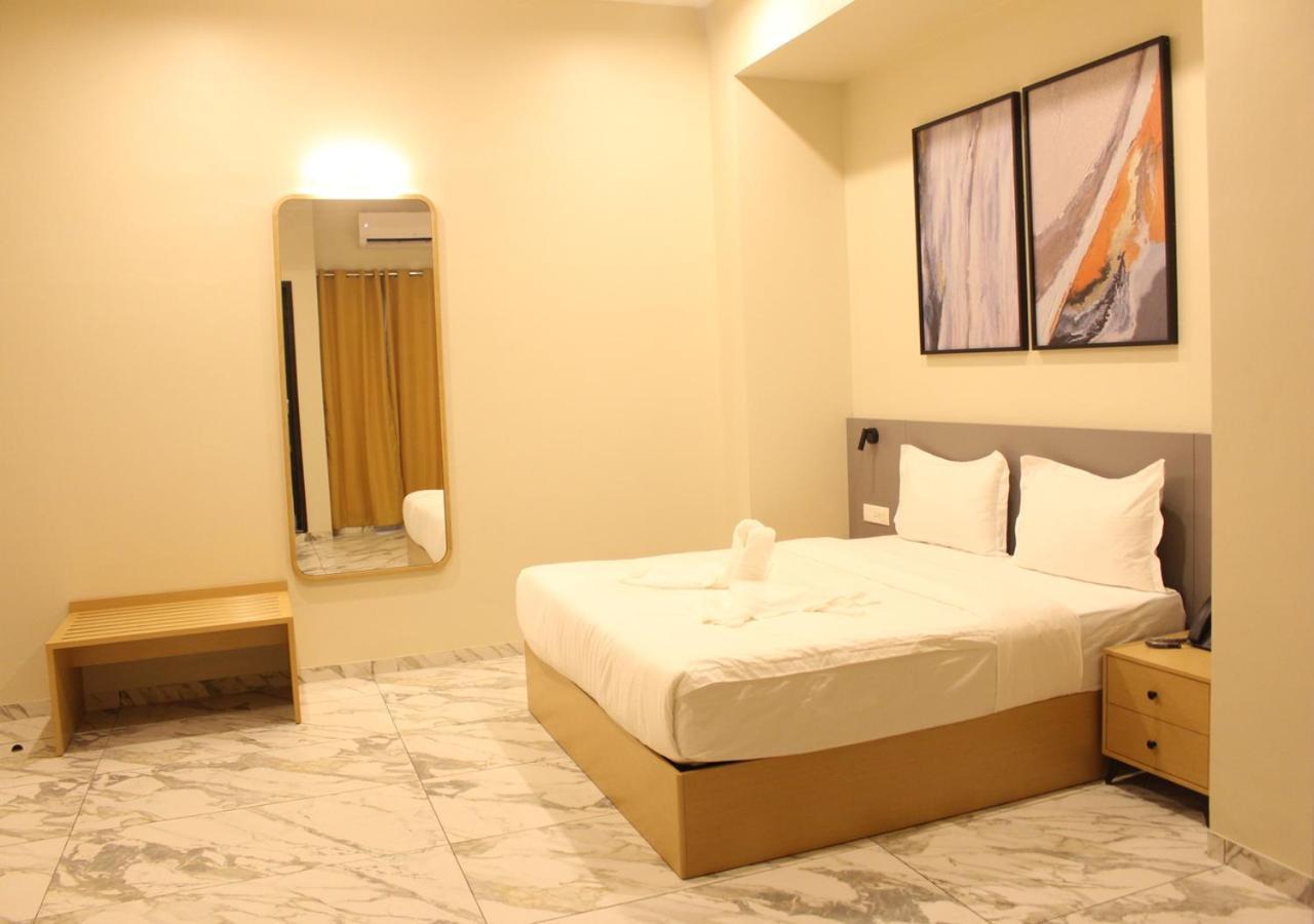 Ixoras Hotel Lemba Kinshasa Ngoại thất bức ảnh