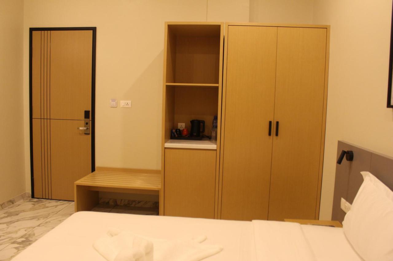 Ixoras Hotel Lemba Kinshasa Ngoại thất bức ảnh