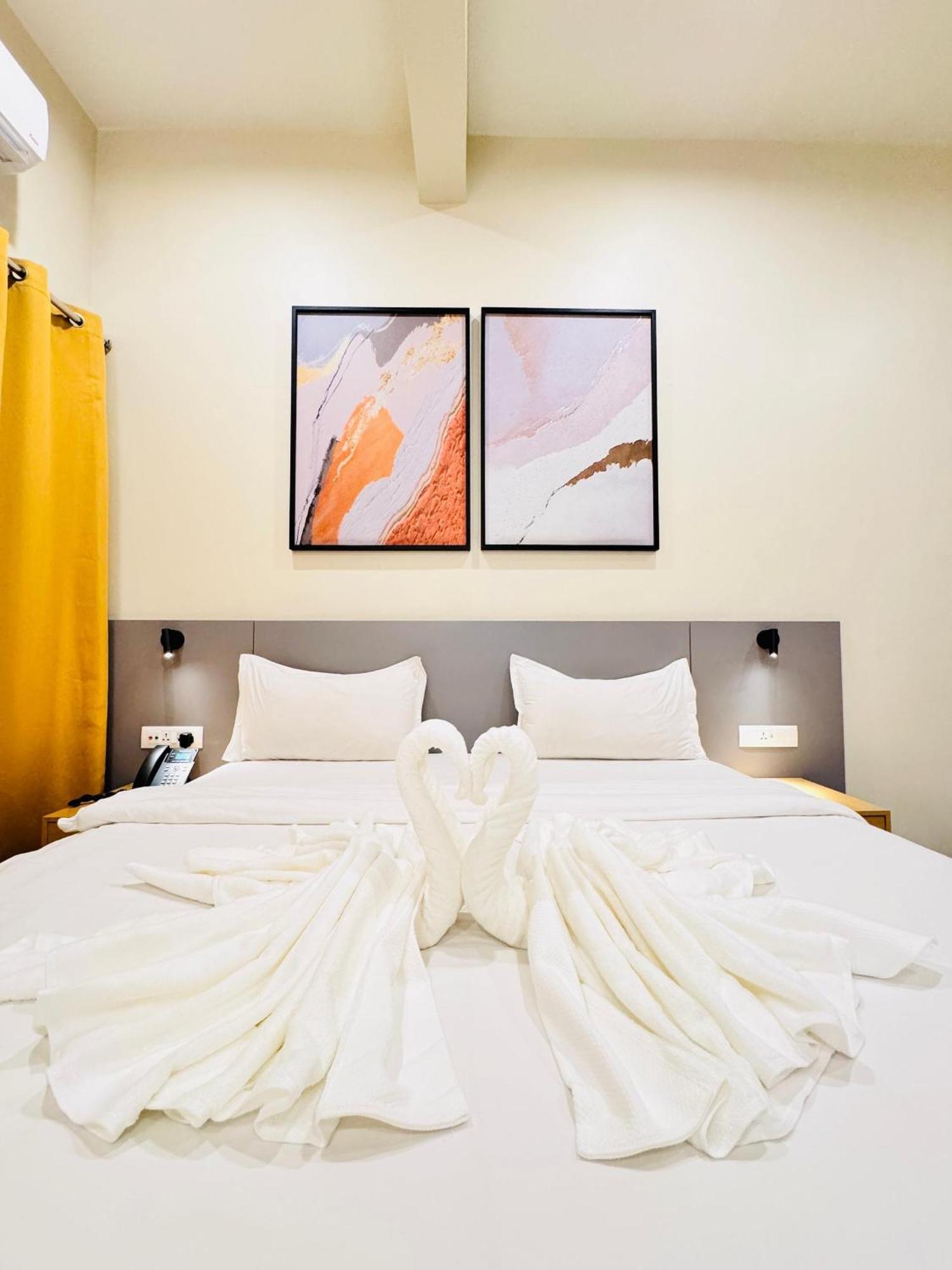 Ixoras Hotel Lemba Kinshasa Ngoại thất bức ảnh